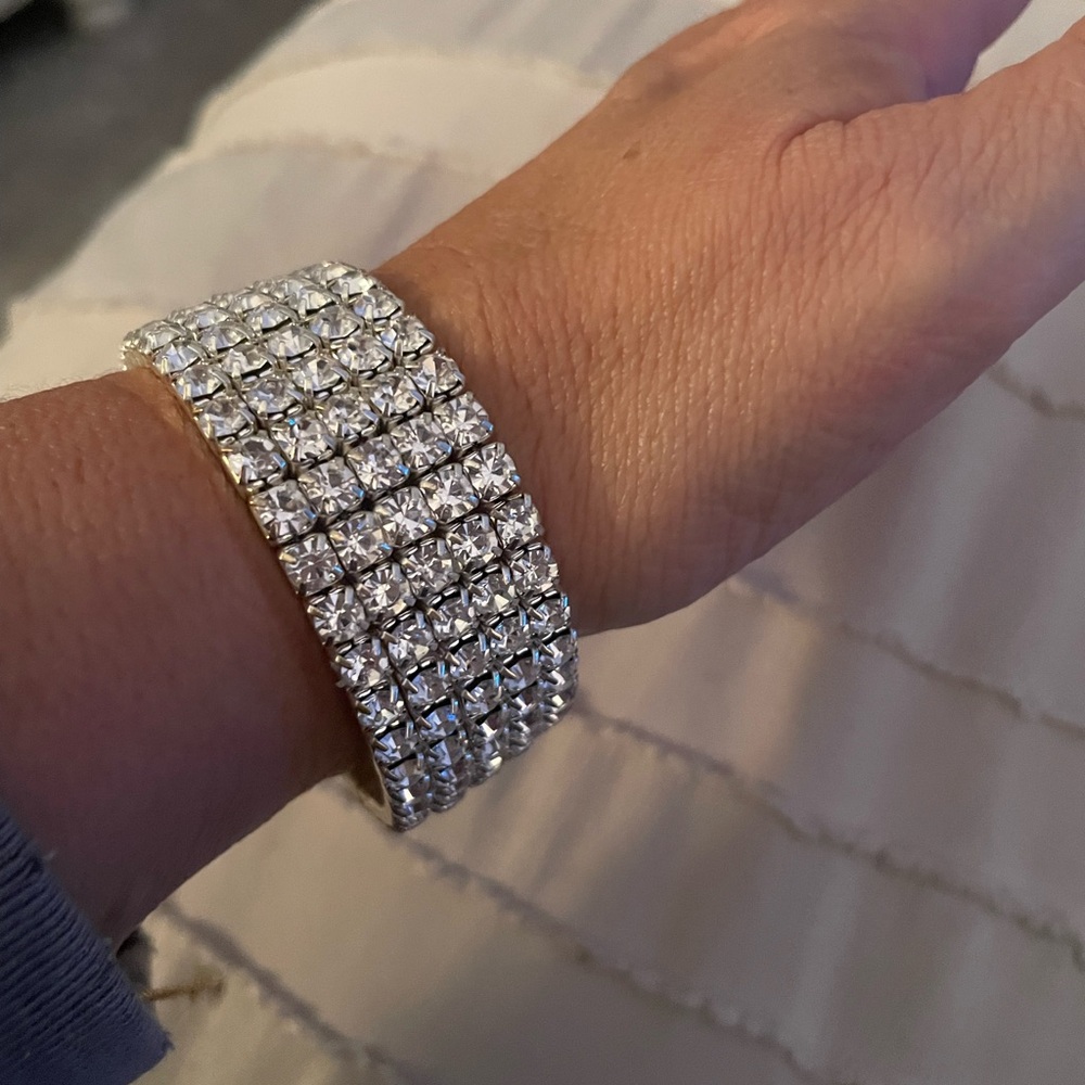 Rhinestone stretch bracelet - Picture 2 of 4